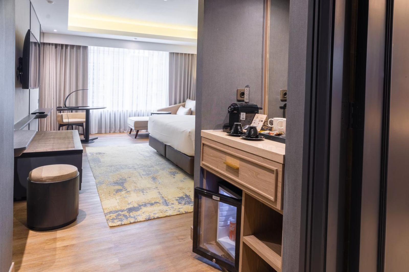 Mangkuluhur Artotel Suites Yakarta Exterior foto